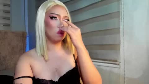 Rebeca online show from 09.11.25