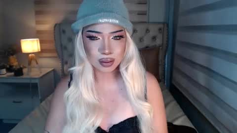 Snapshot of lovelymarie69 chatting on 05.19.26 Rebeca online show from 05.19.26