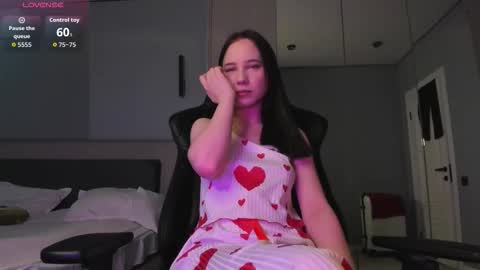 Snapshot of lovelymikky chatting on 01.08.26 Mikky online show from 01.08.26