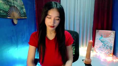 Snapshot of lovelypetite143 chatting on 07.05.26 lovelypetite143 online show from 07.05.26