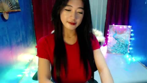 Snapshot of lovelypetite143 chatting on 07.20.26 lovelypetite143 online show from 07.20.26