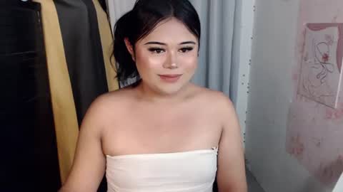 Snapshot of lovelypinaychubsx chatting on 04.21.26 lovely online show from 04.21.26