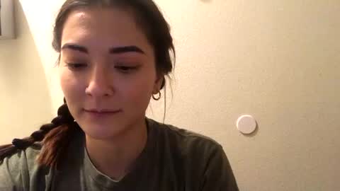 Queen Aria  online show from 12.17.24