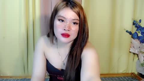 Snapshot of lovelyrhean chatting on 02.04.25 Rhean online show from 02.04.25