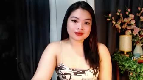 Snapshot of lovelyrhean chatting on 09.14.25 Rhean online show from 09.14.25