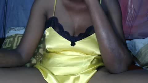 Snapshot of lovelythighs54 chatting on 02.19.26 miss fancy louis online show from 02.19.26