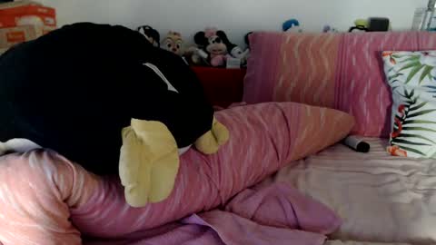 Snapshot of lovelywoman22 chatting on 03.01.25 lovelywoman22 online show from 03.01.25