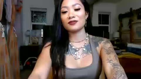 Snapshot of lovelyxmacii chatting on 10.14.25 lovelyxmacii online show from 10.14.25