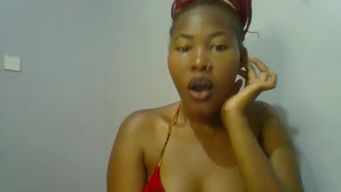 Snapshot of lovelyy_dreams chatting on 05.08.26 Hanna online show from 05.08.26