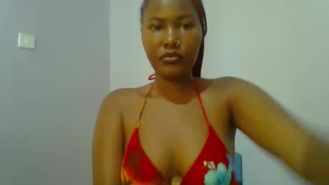 Snapshot of lovelyy_dreams chatting on 05.19.26 Hanna online show from 05.19.26