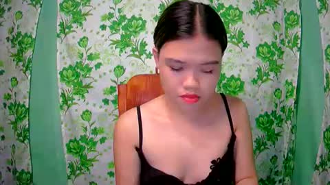 lovemae352295 online show from 12.25.24