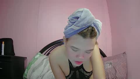 lovemae352295 online show from 02.13.25