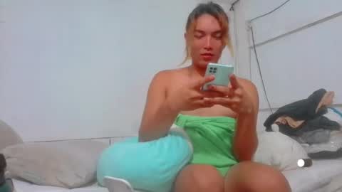 Snapshot of lovemarie120398 chatting on 07.09.26 lovemarie120398 online show from 07.09.26