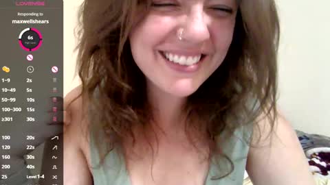 Snapshot of lovemesomemoree chatting on 01.02.25 Connie online show from 01.02.25