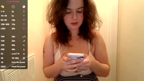 Snapshot of lovemesomemoree chatting on 01.18.25 Connie online show from 01.18.25