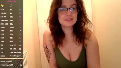 Snapshot of lovemesomemoree chatting on 02.06.25 Connie online show from 02.06.25