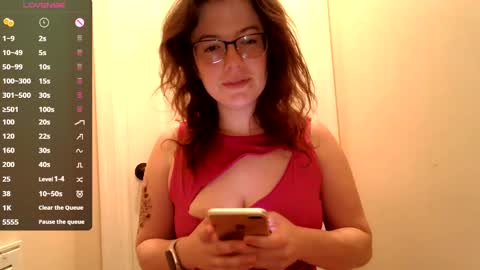 Snapshot of lovemesomemoree chatting on 02.06.25 Connie online show from 02.06.25