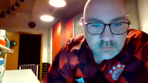 Snapshot of lover010983 chatting on 02.15.25 lover010983 online show from 02.15.25