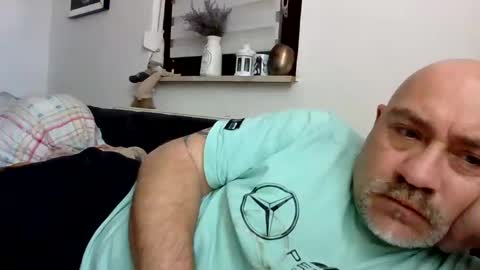 Snapshot of lover010983 chatting on 02.18.25 lover010983 online show from 02.18.25