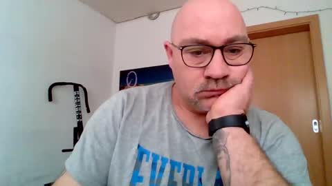 Snapshot of lover010983 chatting on 03.10.25 lover010983 online show from 03.10.25