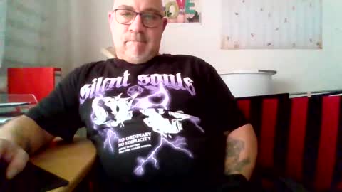 Snapshot of lover010983 chatting on 03.18.26 lover010983 online show from 03.18.26