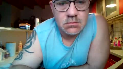 Snapshot of lover010983 chatting on 05.31.26 lover010983 online show from 05.31.26