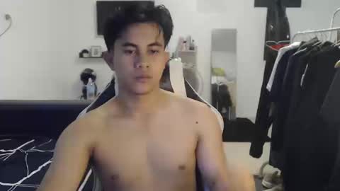 loverboyph04 online show from 12.18.25