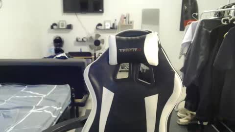 loverboyph04 online show from 12.20.25