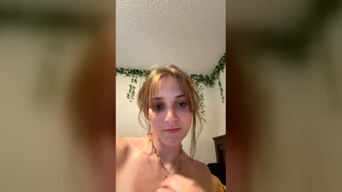 Snapshot of lovergirll1717 chatting on 06.04.26 lovergirll1717 online show from 06.04.26