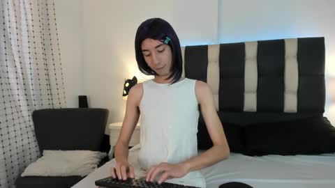 loverisu online show from 11.05.25