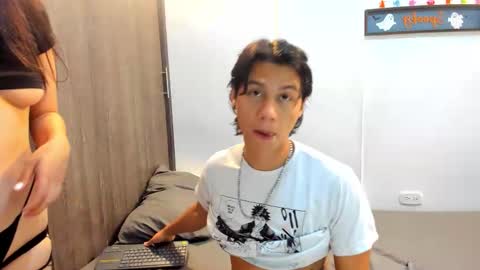 Snapshot of lovers_clover_x chatting on 09.20.25 Lovers Clover X online show from 09.20.25