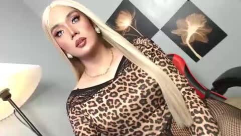 lovers moon22 online show from 04.04.26