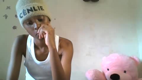 Snapshot of lovers_oncam chatting on 02.26.26 RedJoy online show from 02.26.26