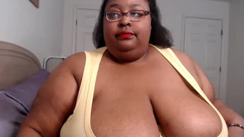 Snapshot of loves_aura chatting on 12.10.24 Alyson online show from 12.10.24