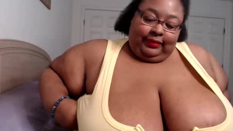 Snapshot of loves_aura chatting on 12.27.24 Alyson online show from 12.27.24