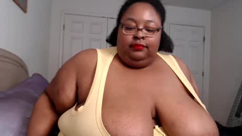 Snapshot of loves_aura chatting on 12.31.24 Alyson online show from 12.31.24