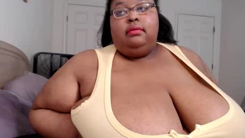 Snapshot of loves_aura chatting on 02.13.26 Alyson online show from 02.13.26