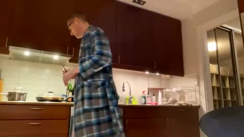 Snapshot of loveshine_ chatting on 12.03.24 loveshine_ online show from 12.03.24