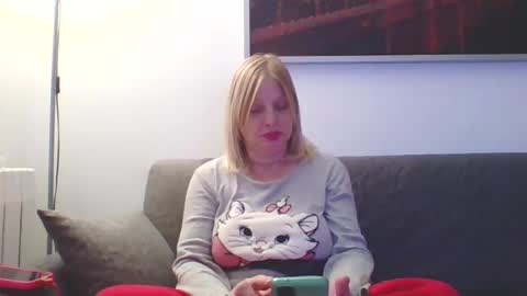 Snapshot of lovestar544963 chatting on 12.06.24 Marlyn online show from 12.06.24