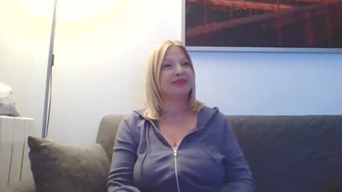 Snapshot of lovestar544963 chatting on 01.20.25 Marlyn online show from 01.20.25