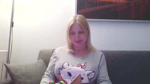 Snapshot of lovestar544963 chatting on 02.18.25 Marlyn online show from 02.18.25