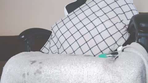 lovetobeused online show from 09.30.25