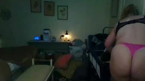 Snapshot of lovetubes101 chatting on 09.20.25 lovetubes101 online show from 09.20.25