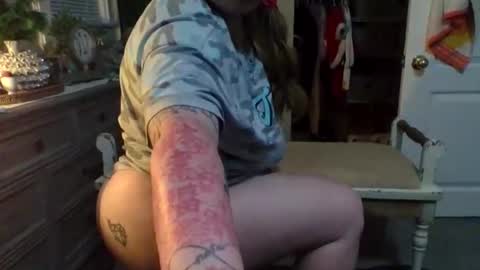 Snapshot of lovetubes101 chatting on 12.03.25 lovetubes101 online show from 12.03.25