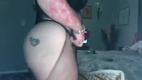 Snapshot of lovetubes101 chatting on 02.04.26 lovetubes101 online show from 02.04.26