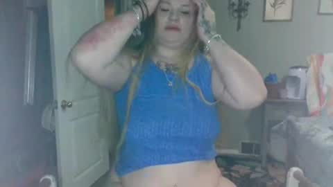 Snapshot of lovetubes101 chatting on 02.17.26 lovetubes101 online show from 02.17.26