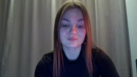 Snapshot of loviesimone chatting on 01.12.26 loviesimone online show from 01.12.26