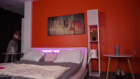 Nora online show from 09.29.25