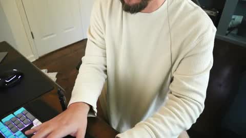 Snapshot of lowllee chatting on 12.02.24 Lee online show from 12.02.24