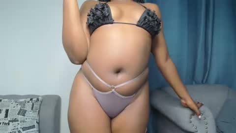 Snapshot of loyalcutie chatting on 11.15.25 loyalcutie online show from 11.15.25